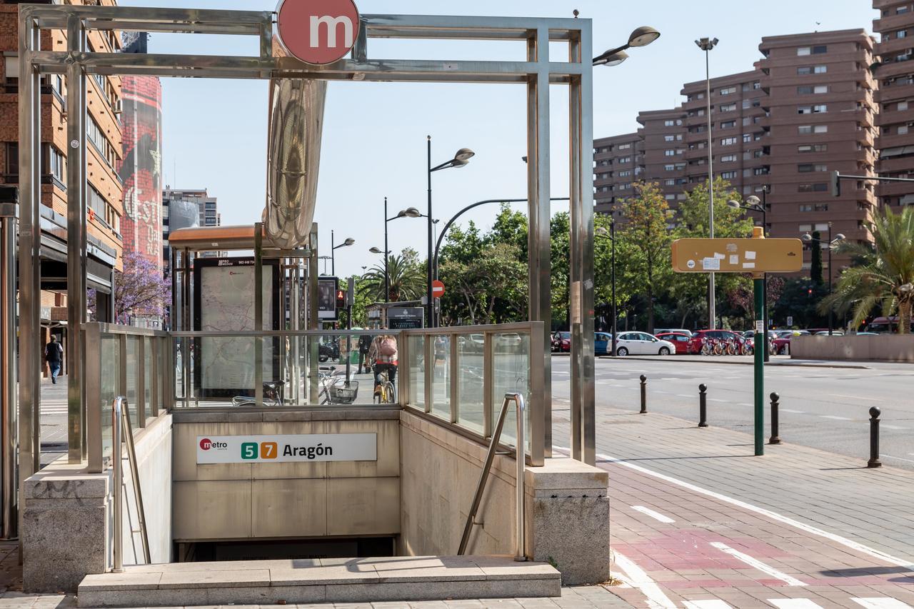 Travel Habitat Mestalla Valencia Buitenkant foto